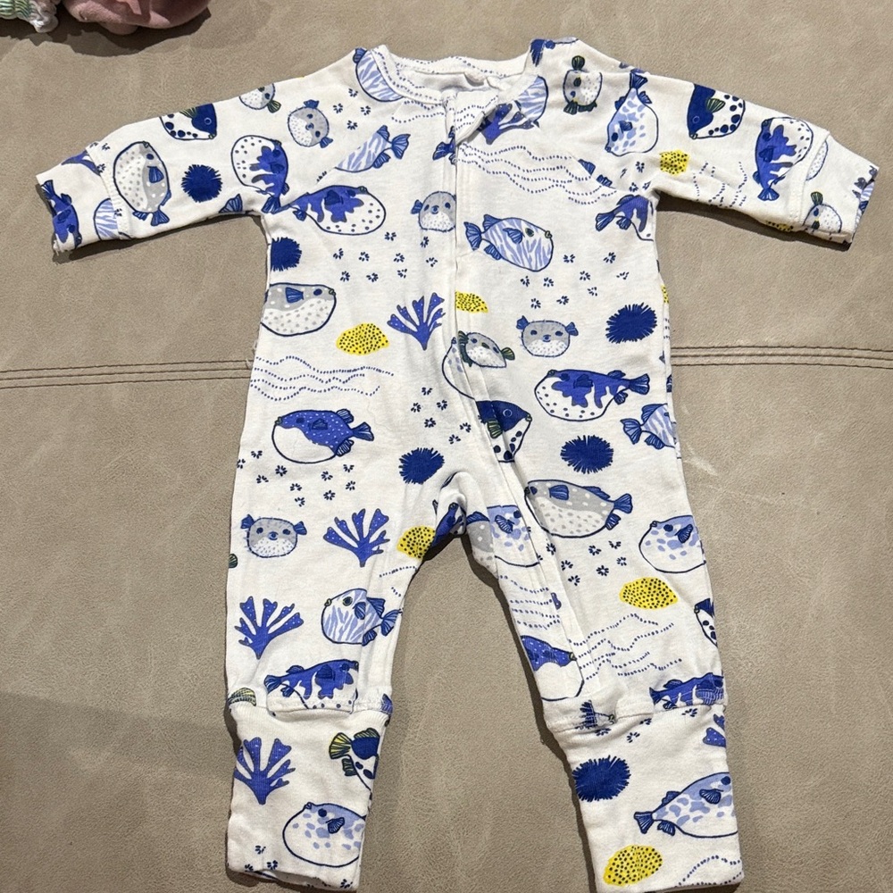 Oliver & rain blowfish onsie